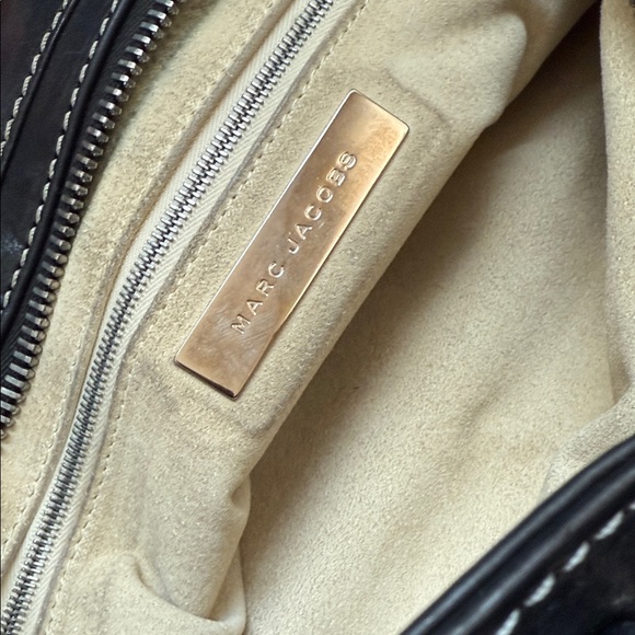 Marc Jacobs Black Leather Shoulder Bag - Picture 9 of 15